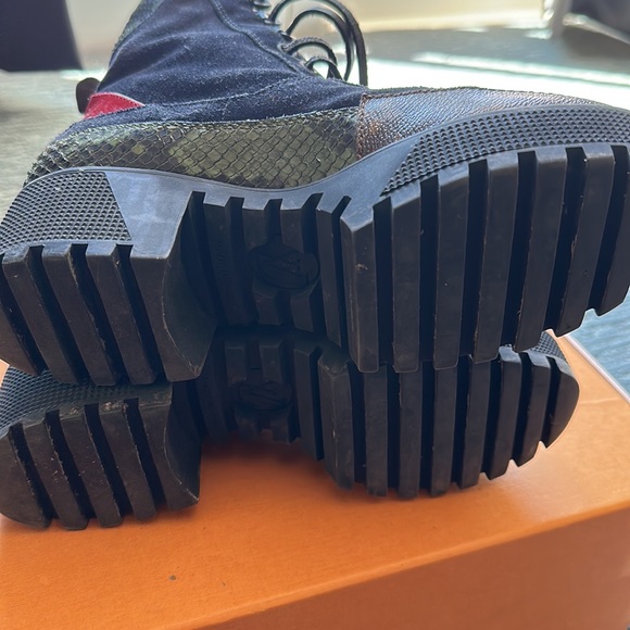 Authentic Louis Vuitton Laureate platform desert boot with snakeskin detail 37 - Picture 7 of 10